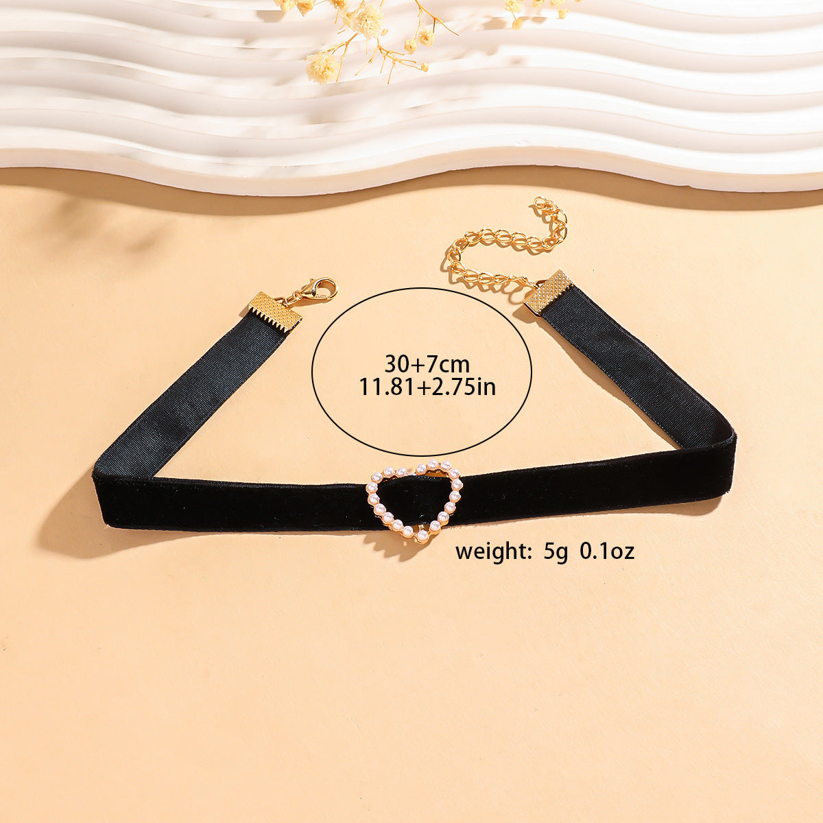 Simple Single-sided Velvet Neck Band Pearl Heart