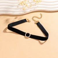 Simple Single-sided Velvet Neck Band Pearl Heart
