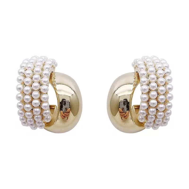 French Retro High-grade Pearl Metal Stud Earrings For Women